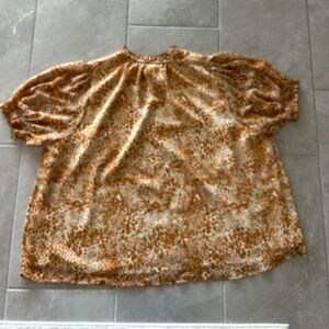 ava and viv Women’s Keyhole Smocked Sleeves Top Size 2x